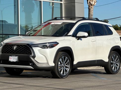 Certified 2023 Toyota Corolla Cross XLE image 10