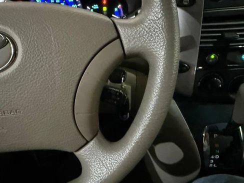 Used 2010 Toyota Sienna LE FWD image 17