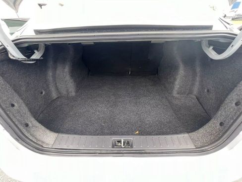 Used 2020 Nissan Versa SV image 17