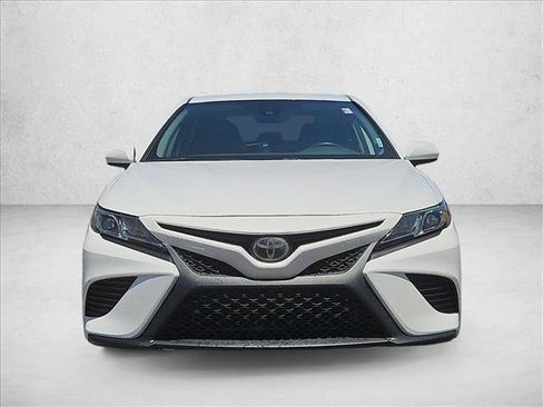 Used 2020 Toyota Camry SE w/ Carpet Mat Package FWD image 2