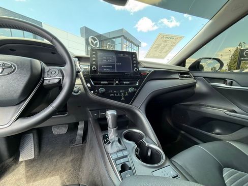 Used 2024 Toyota Camry SE w/ Cold Weather Package AWD/4WD image 18