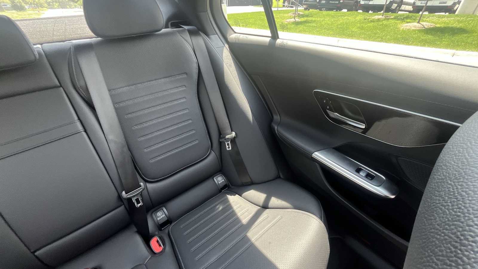 Used 2026 Mercedes-Benz C 300 4MATIC Sedan image 32