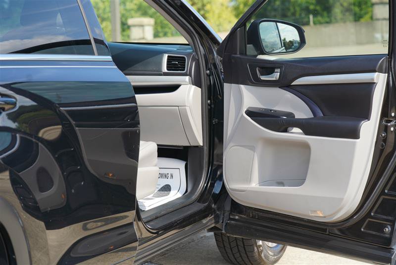 Used 2015 Toyota Highlander XLE FWD image 71
