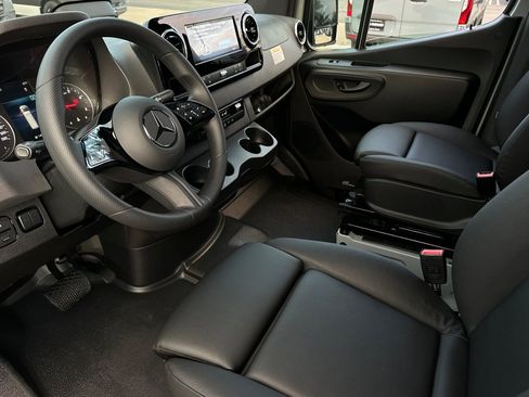 New 2025 Mercedes-Benz Sprinter 2500 image 7
