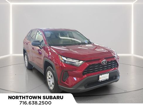 Used 2024 Toyota RAV4 LE AWD/4WD image 4