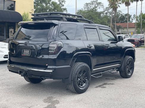 Used 2010 Toyota 4Runner SR5 AWD/4WD image 19