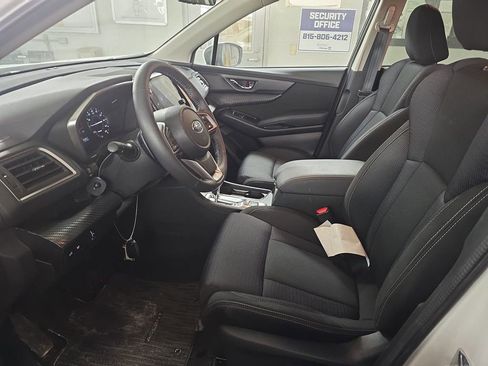 Used 2024 Subaru Ascent Premium w/ Convenience Package image 6