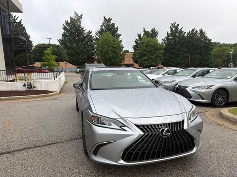 Certified 2023 Lexus ES 350 w/ Premium Package FWD image 7