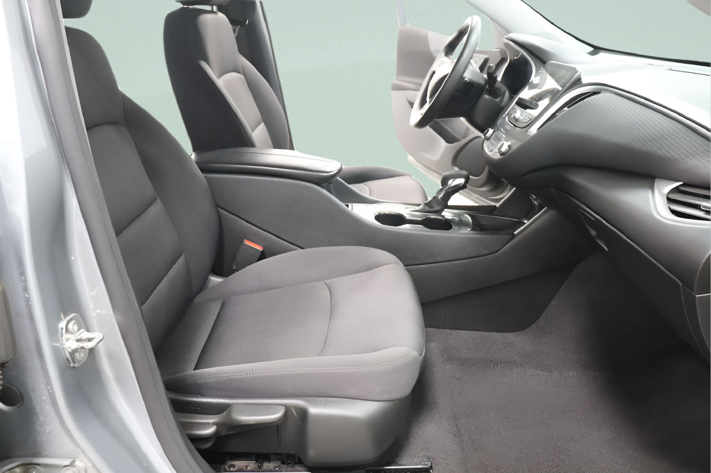 Used 2023 Chevrolet Malibu LT FWD image 28