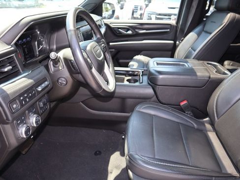 Used 2021 GMC Yukon Denali w/ Denali Ultimate Package AWD/4WD image 14