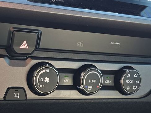 Used 2020 Toyota Tacoma TRD Off-Road image 24