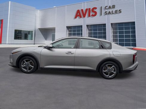 Used 2025 Kia K4 LXS image 2