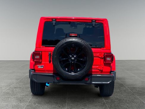 Used 2024 Jeep Wrangler Unlimited Sahara AWD/4WD image 4