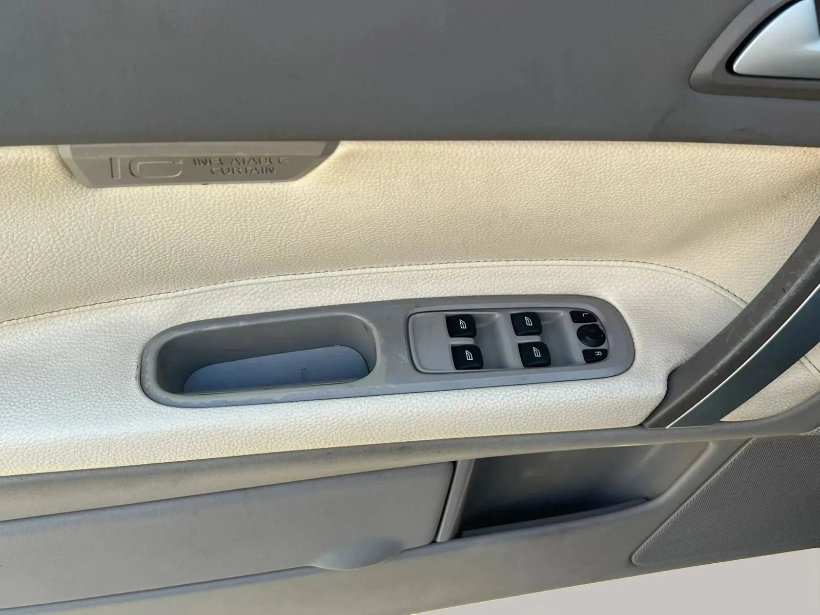 Used 2011 Volvo C70 T5 FWD image 28