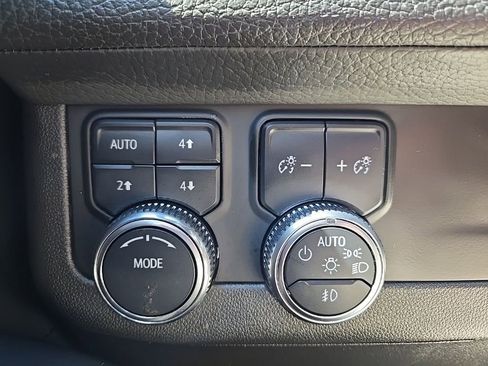 Used 2024 GMC Yukon Denali AWD/4WD image 24