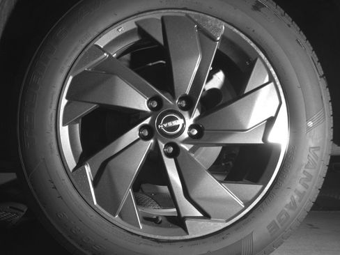 Used 2025 Nissan Rogue SV image 14