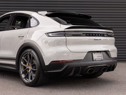 Certified 2024 Porsche Cayenne Turbo GT AWD/4WD image 11