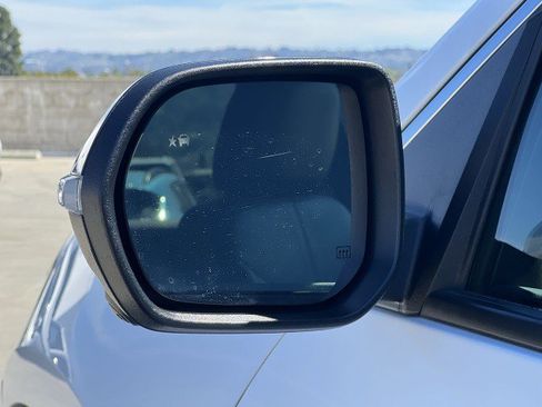 Used 2024 GMC Acadia Elevation image 19