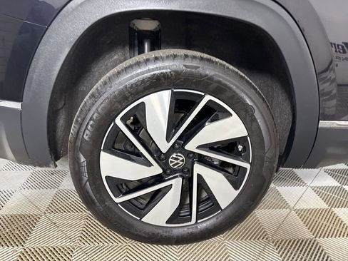 Used 2025 Volkswagen Atlas SEL image 30