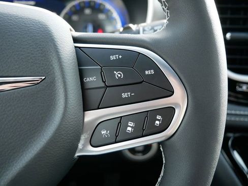 New 2026 Chrysler Pacifica Select image 21