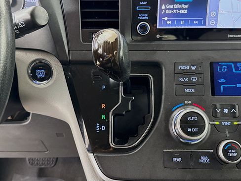 Used 2020 Toyota Sienna XLE w/ XLE Navigation Package AWD/4WD image 18