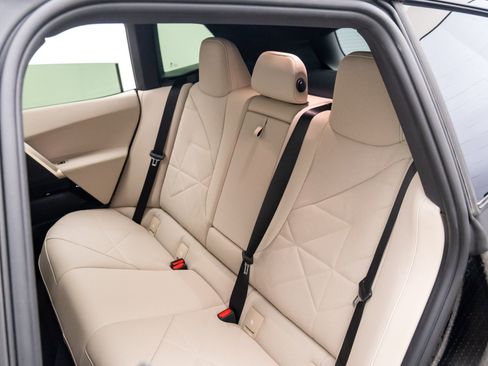 Used 2024 BMW iX xDrive50 w/ Premium Package image 17