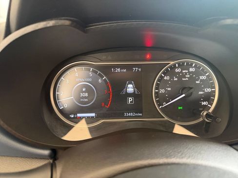 Used 2025 Nissan Versa SV FWD image 35