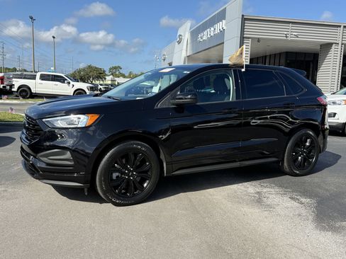 Certified 2023 Ford Edge SE w/ Black Appearance Package AWD/4WD image 7