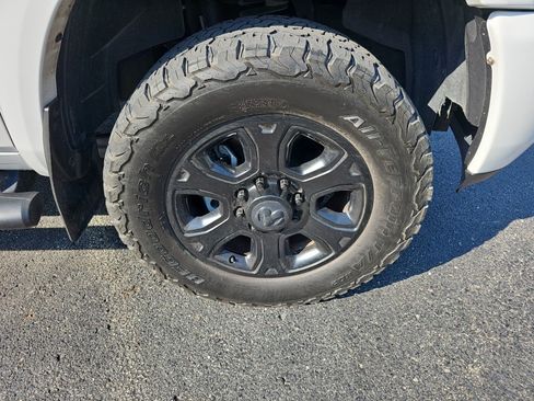 Used 2016 RAM 2500 Laramie w/ Sport Appearance Group AWD/4WD image 9