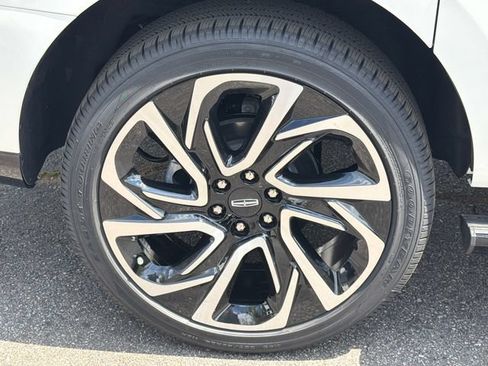 New 2027 Lincoln Navigator L Black Label AWD/4WD image 18