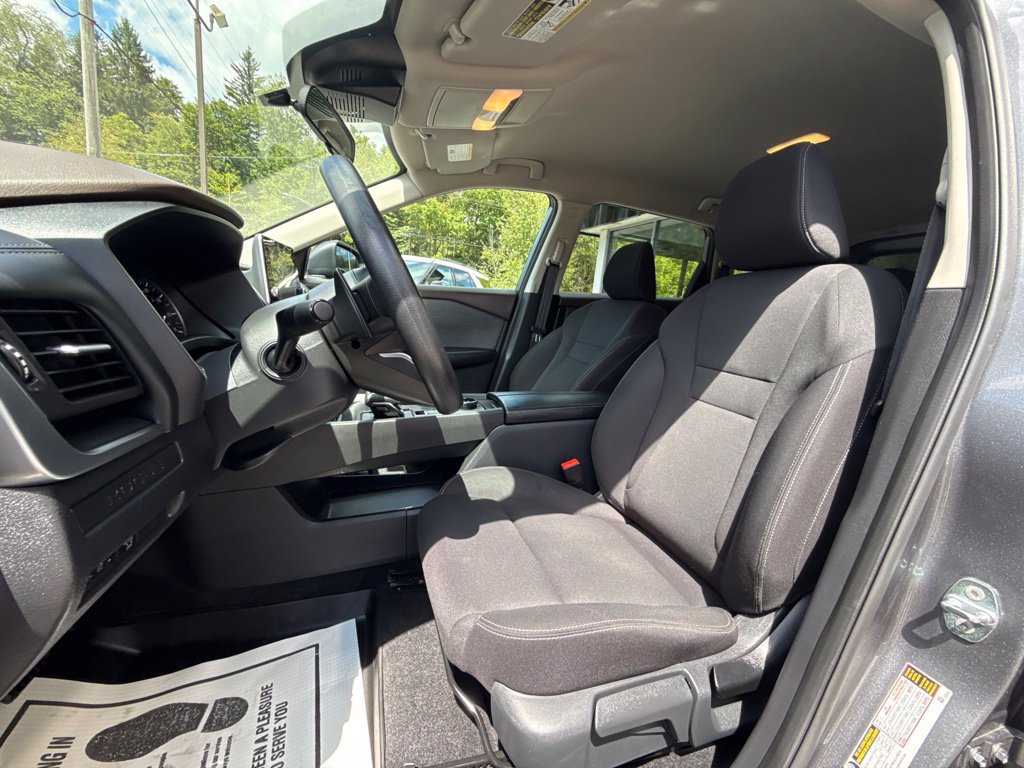 Used 2023 Nissan Rogue S AWD/4WD image 21