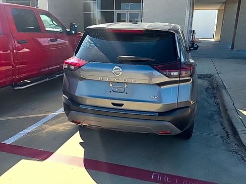 Used 2021 Nissan Rogue SV FWD image 10