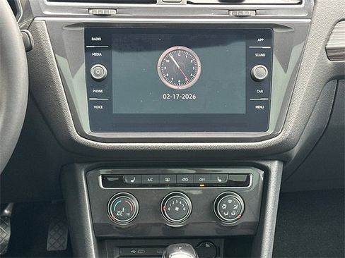 Used 2024 Volkswagen Tiguan Wolfsburg Edition image 30