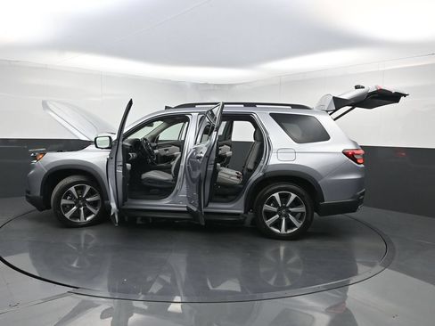 Used 2024 Honda Pilot Elite image 40