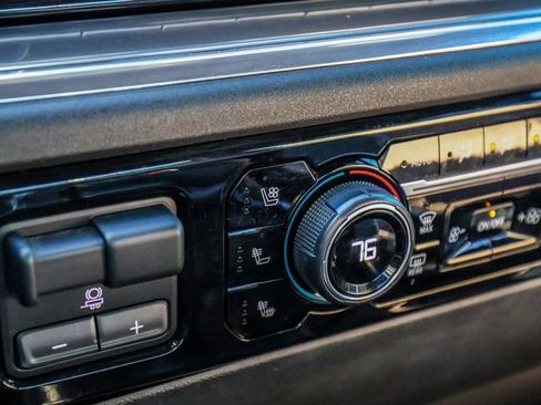 Used 2023 Chevrolet Silverado 1500 High Country w/ Technology Package AWD/4WD image 34