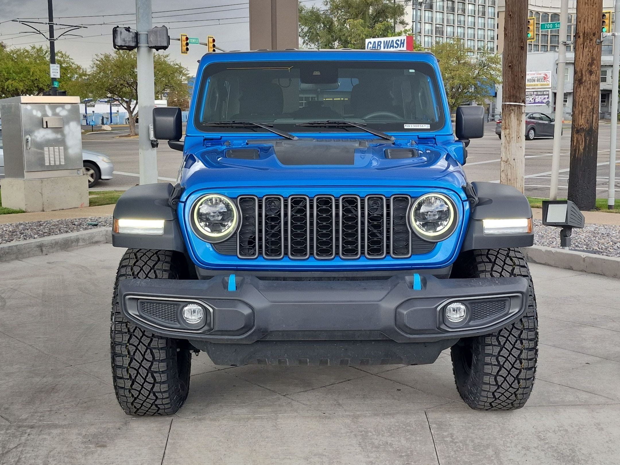 Used 2024 Jeep Wrangler Unlimited Rubicon 4xe w/ Convenience Group AWD/4WD image 11