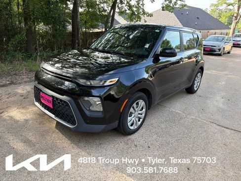 Used 2020 Kia Soul LX FWD image 3