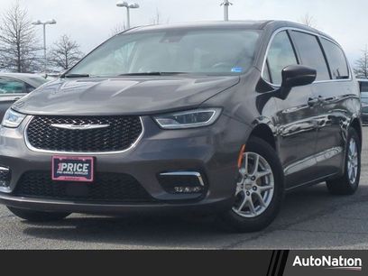 Used 2023 Chrysler Pacifica Touring-L