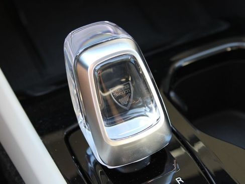 Used 2025 Volvo XC40 B5 Ultra w/ Protection Package Premier AWD/4WD image 37
