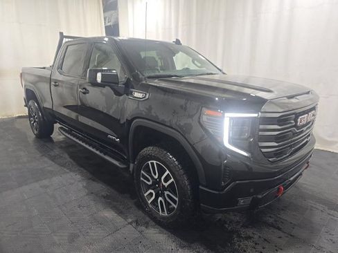 Used 2024 GMC Sierra 1500 AT4 w/ Technology Package AWD/4WD image 3