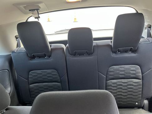 Used 2025 Nissan Pathfinder SV FWD image 31