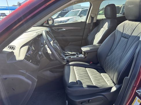 Used 2023 Buick Envision Avenir image 26