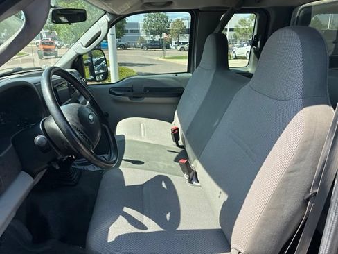 Used 2005 Ford F250 XL RWD image 11