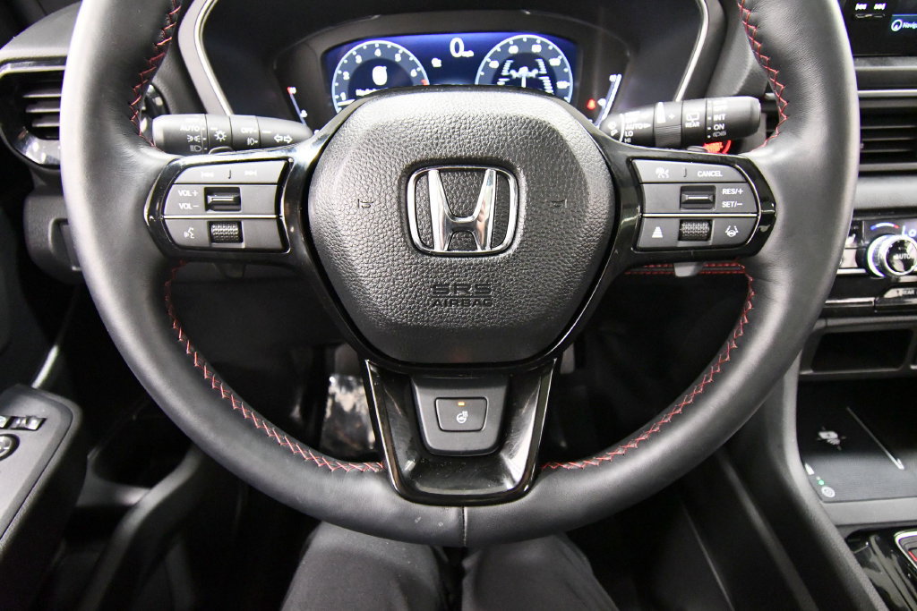 Certified 2025 Honda Pilot Black Edition image 21