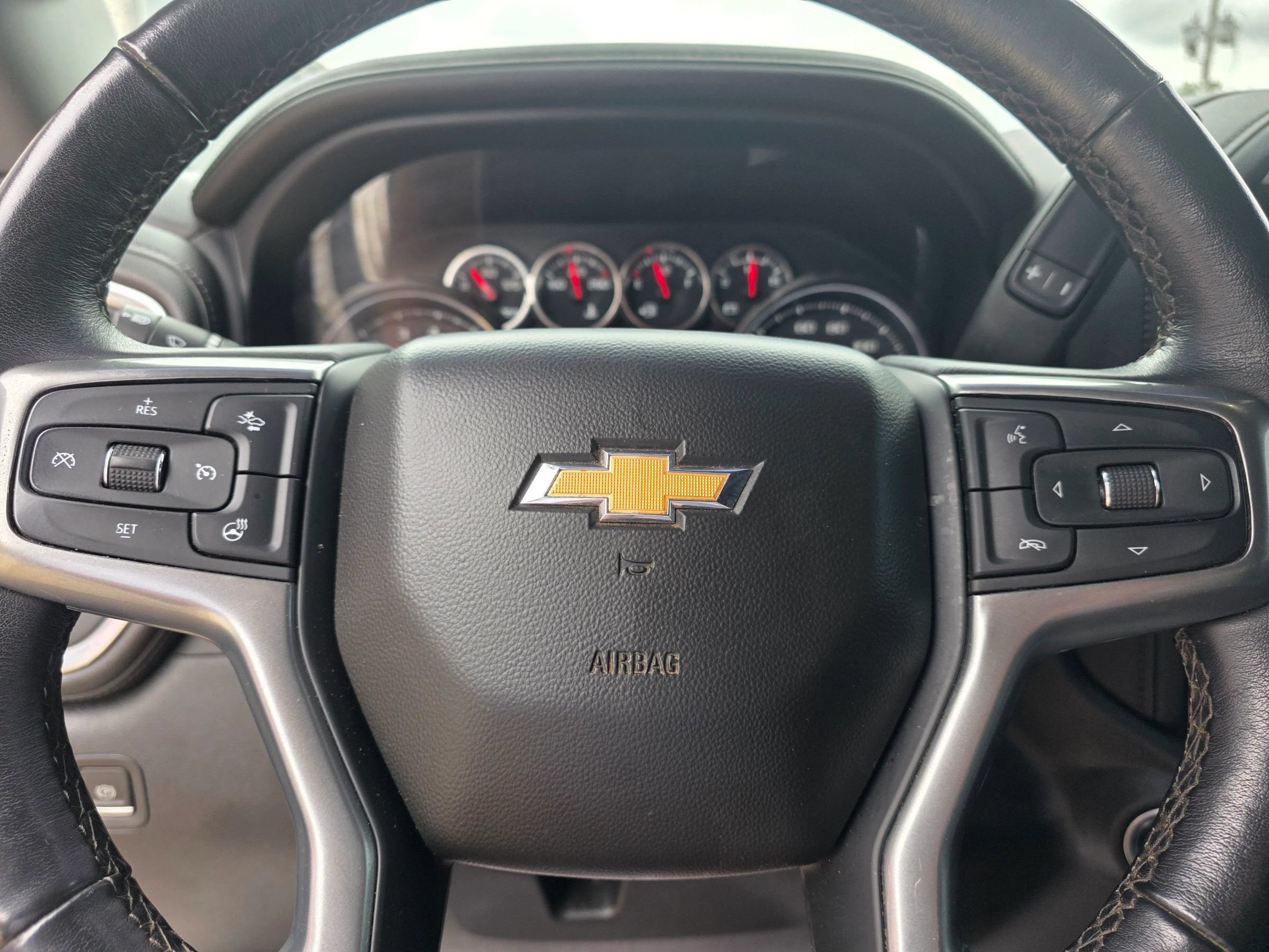 Used 2022 Chevrolet Silverado 1500 LTZ w/ LTZ Premium Package AWD/4WD image 16