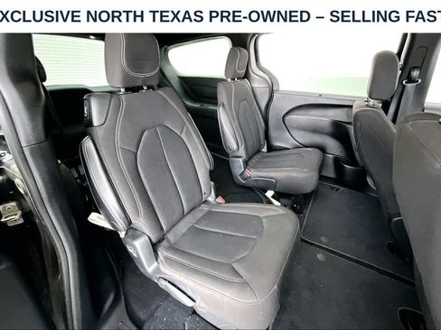 Used 2021 Chrysler Pacifica Touring w/ S Appearance Package FWD image 32