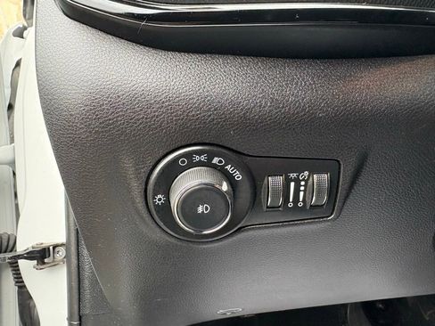 Used 2024 Jeep Compass Trailhawk image 22