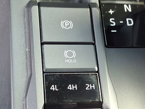 Used 2025 Toyota Tacoma TRD Off-Road image 25