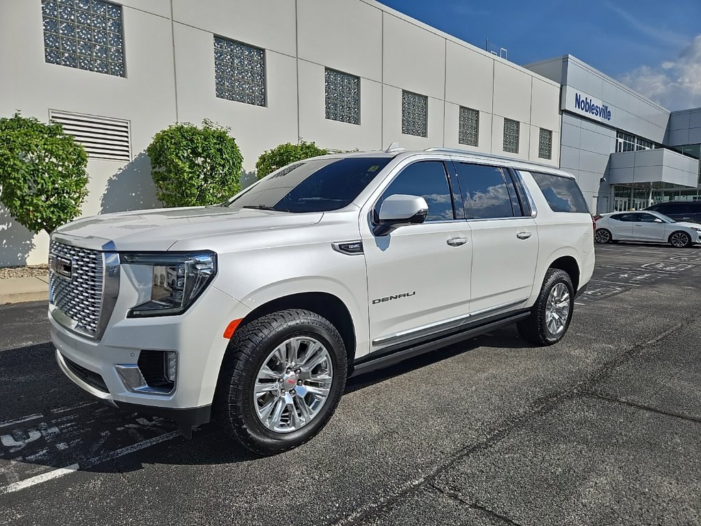 Used 2023 GMC Yukon XL Denali AWD/4WD image 2