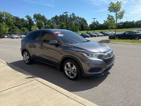 Used 2022 Honda HR-V LX image 6